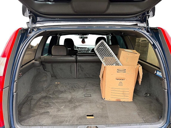 Volvo V70 12 of 23