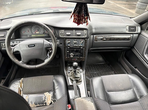 Volvo V70 15 of 23