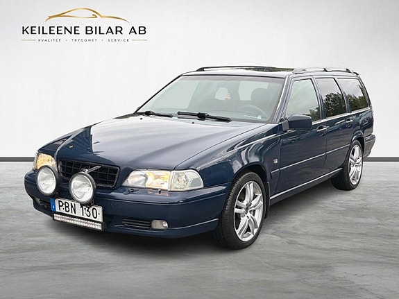 Volvo V70 3 of 23