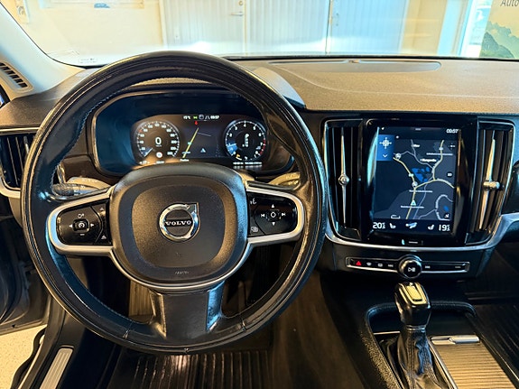 Volvo V90 26 of 30