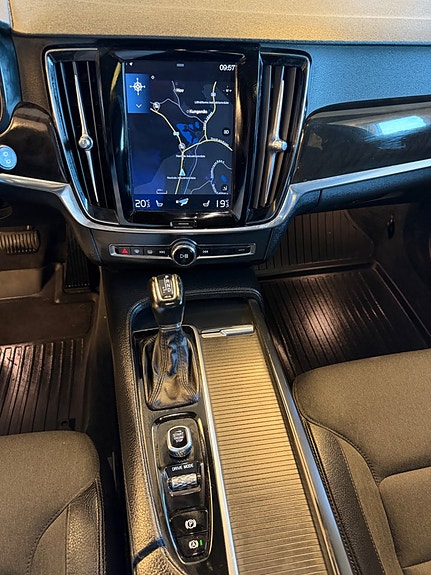 Volvo V90 28 of 30