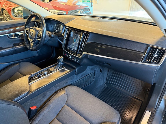 Volvo V90 24 of 30