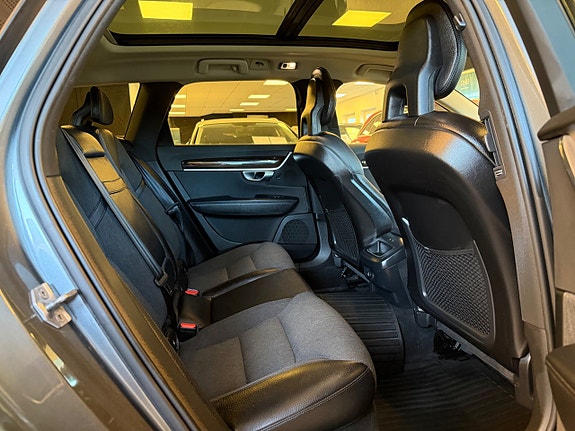 Volvo V90 23 of 30