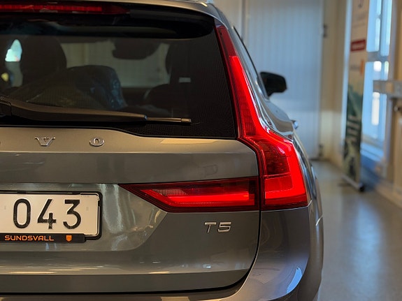 Volvo V90 13 of 30