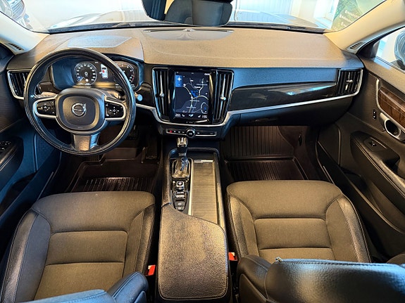 Volvo V90 16 of 30