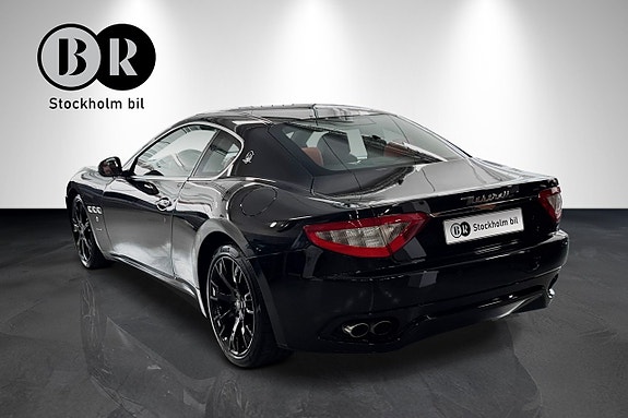 Maserati GranTurismo 2 of 14