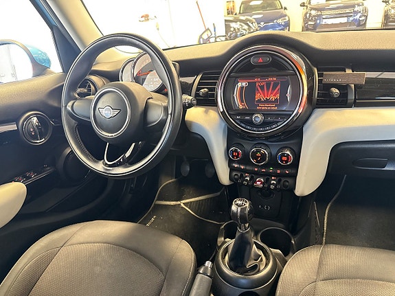 MINI One 12 of 15