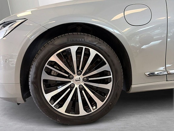 Volvo V90 8 of 30