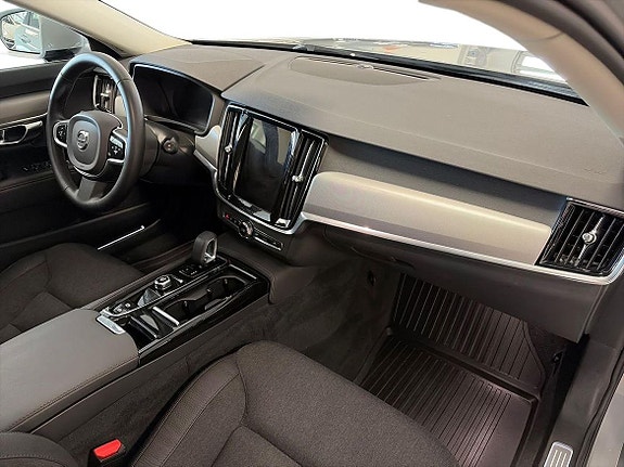 Volvo V90 13 of 30