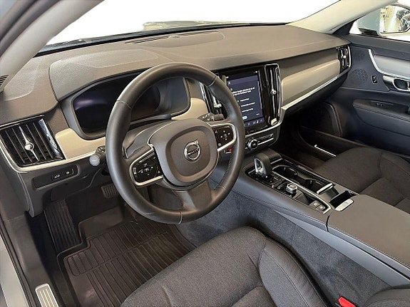 Volvo V90 10 of 30