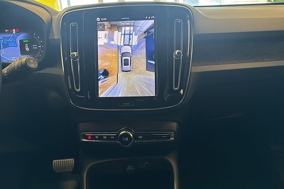 Volvo EX40 28 of 29