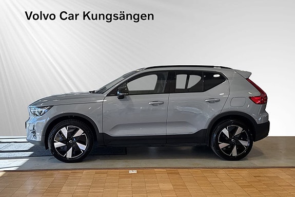 Volvo EX40 3 of 29