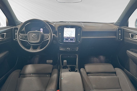 Volvo EX40 9 of 29