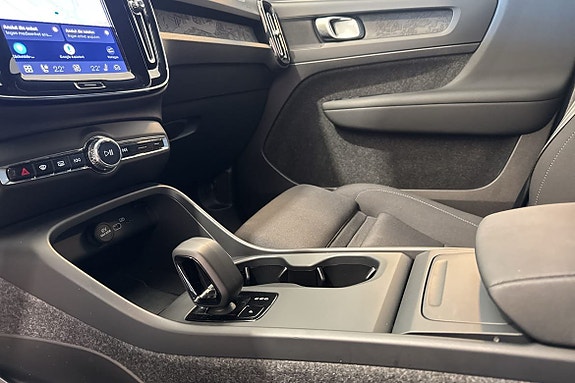Volvo EX40 21 of 29
