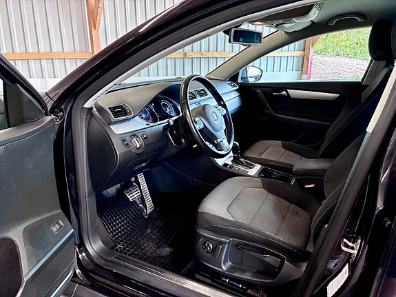 Volkswagen Passat Alltrack 8 of 12