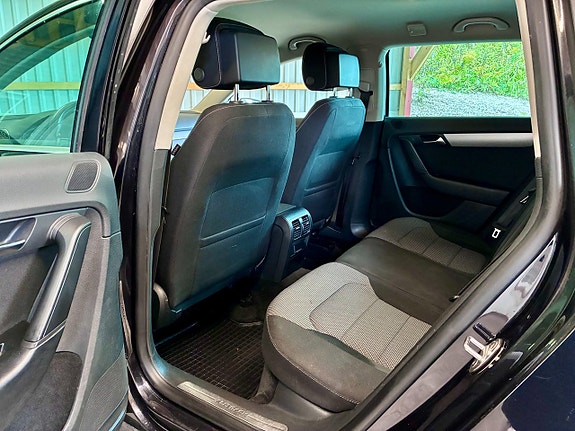 Volkswagen Passat Alltrack 10 of 12