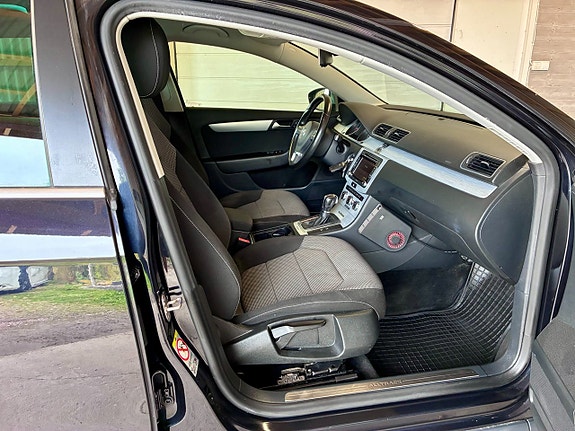 Volkswagen Passat Alltrack 9 of 12