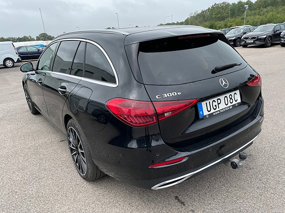 Mercedes-Benz C300 e 4 of 5