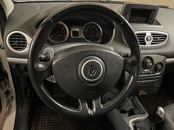 Renault Clio 13 of 14