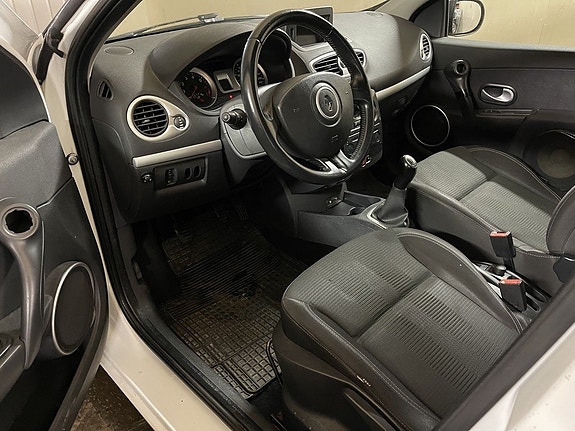 Renault Clio 12 of 14