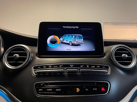 Mercedes-Benz V250 15 of 30