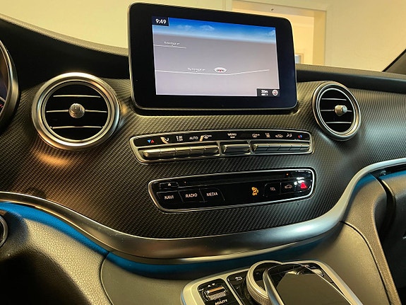 Mercedes-Benz V250 16 of 30