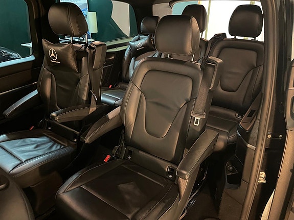Mercedes-Benz V250 24 of 30