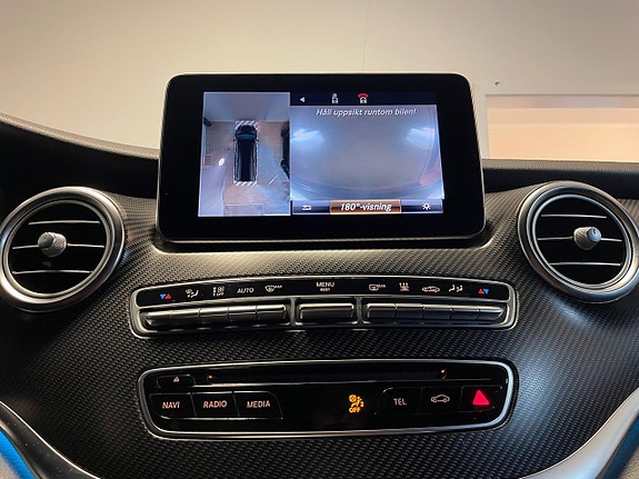 Mercedes-Benz V250 19 of 30