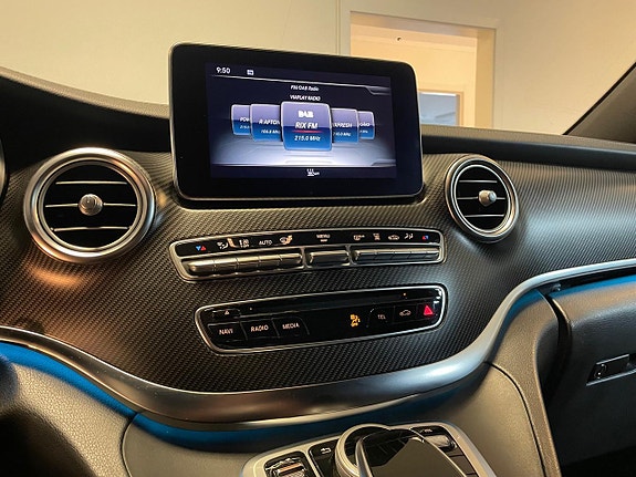 Mercedes-Benz V250 17 of 30