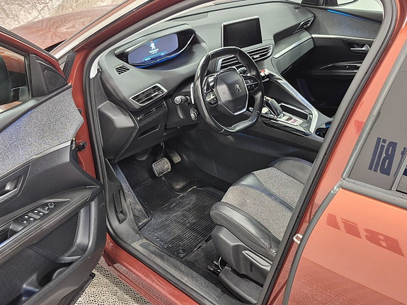 Peugeot 3008 2 of 7