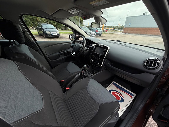 Renault Clio 15 of 23
