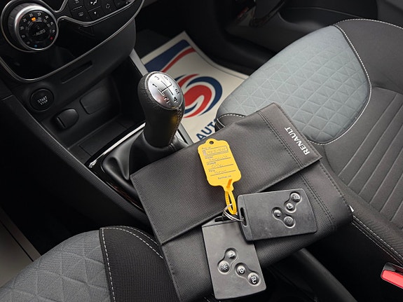 Renault Clio 22 of 23