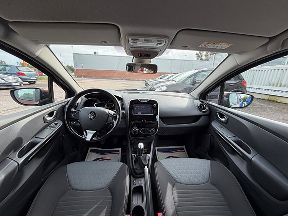 Renault Clio 8 of 23