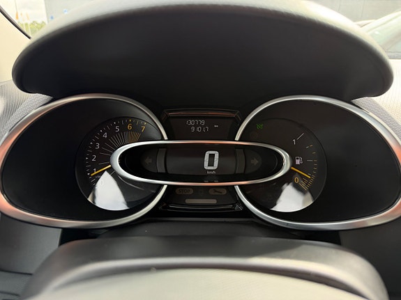 Renault Clio 18 of 23