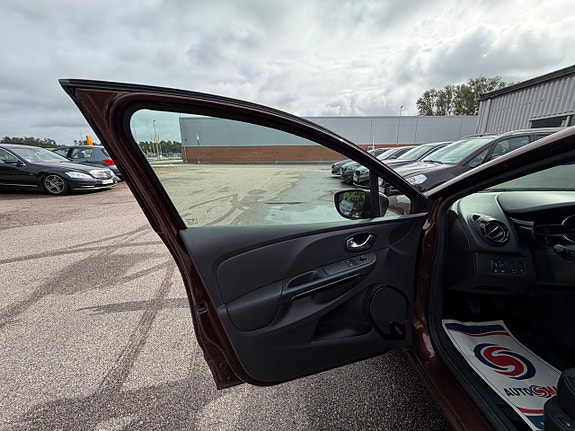 Renault Clio 11 of 23