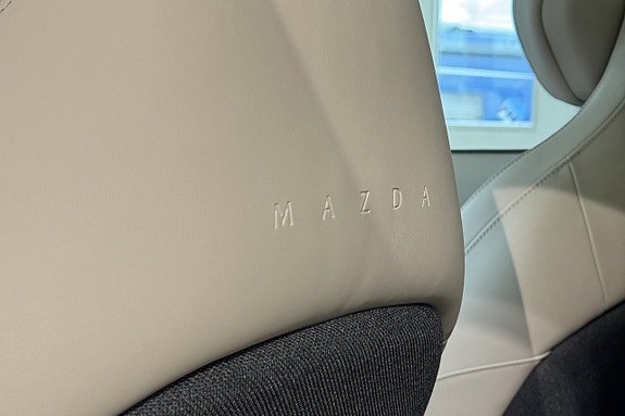 Mazda CX-6e 8 of 19