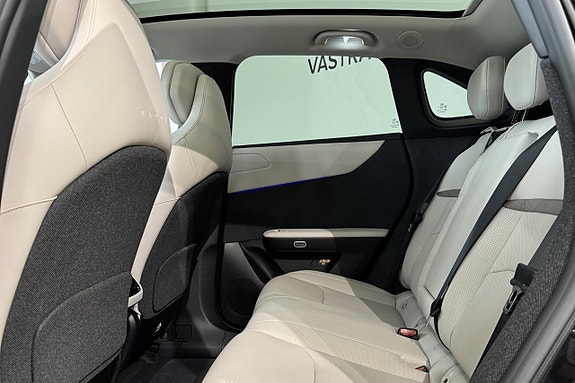 Mazda CX-6e 7 of 19