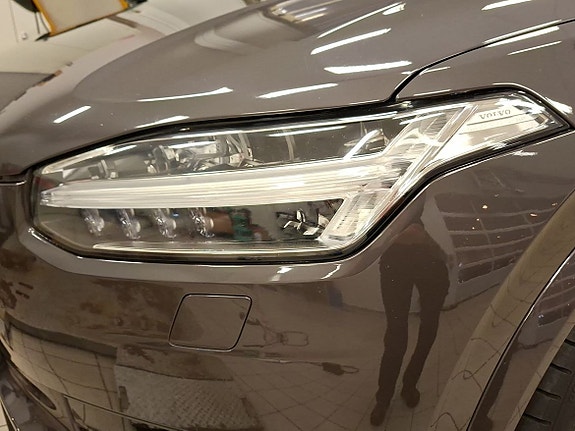 Volvo XC90 16 of 17
