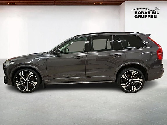 Volvo XC90 3 of 17