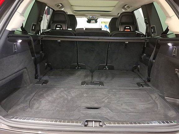 Volvo XC90 13 of 17