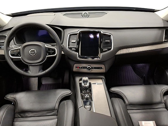 Volvo XC90 5 of 17