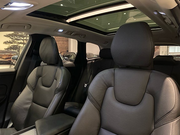 Volvo XC60 14 of 15