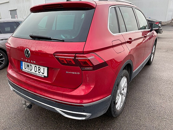 Volkswagen Tiguan 3 of 5