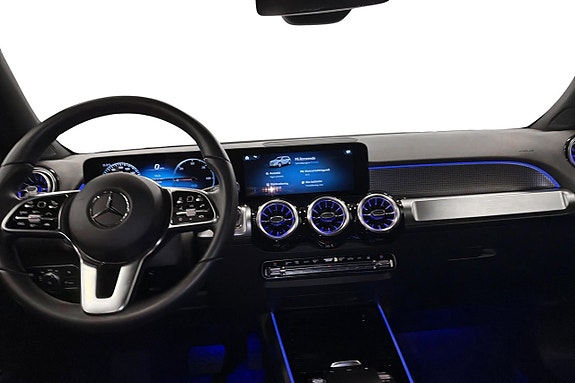 Mercedes-Benz EQB300 9 of 13