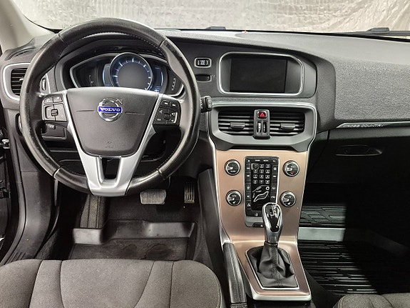 Volvo V40 Cross Country 6 of 8