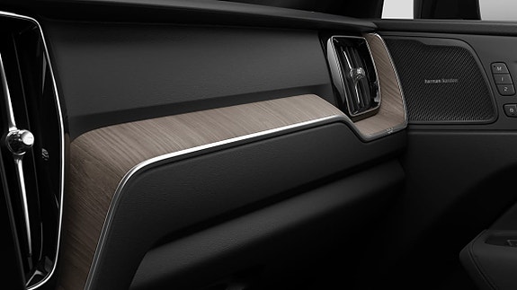 Volvo XC60 7 of 9