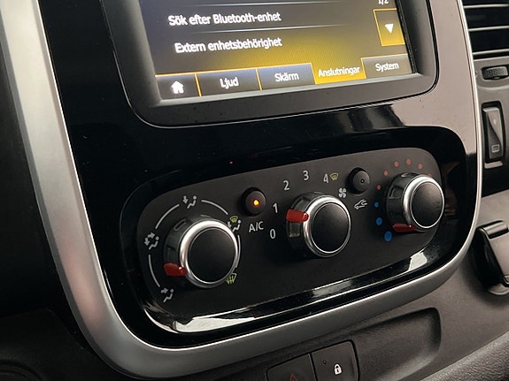 Renault Trafic 23 of 30