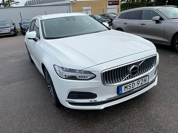 Volvo V90 2 of 5