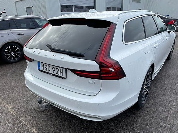 Volvo V90 3 of 5