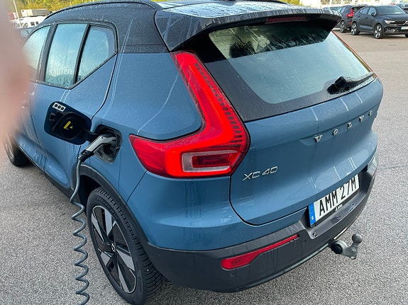Volvo XC40 4 of 5